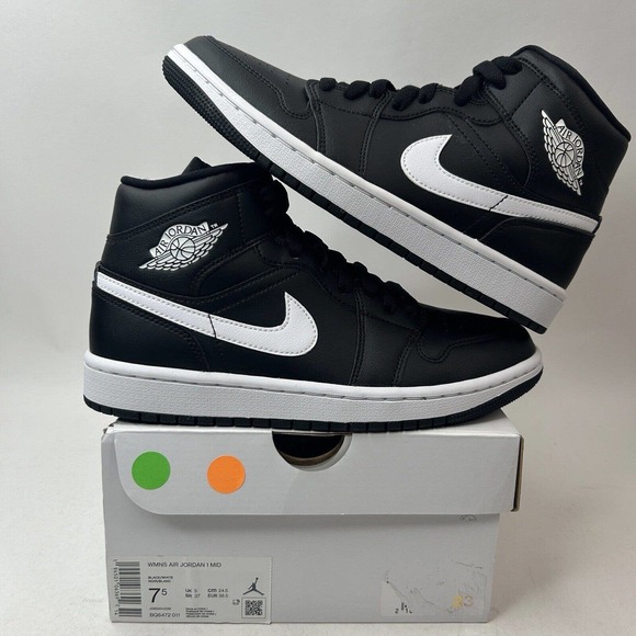 Nike Shoes Air Jordan 1 Retro Mid WMNS “Black White/Panda” 2023